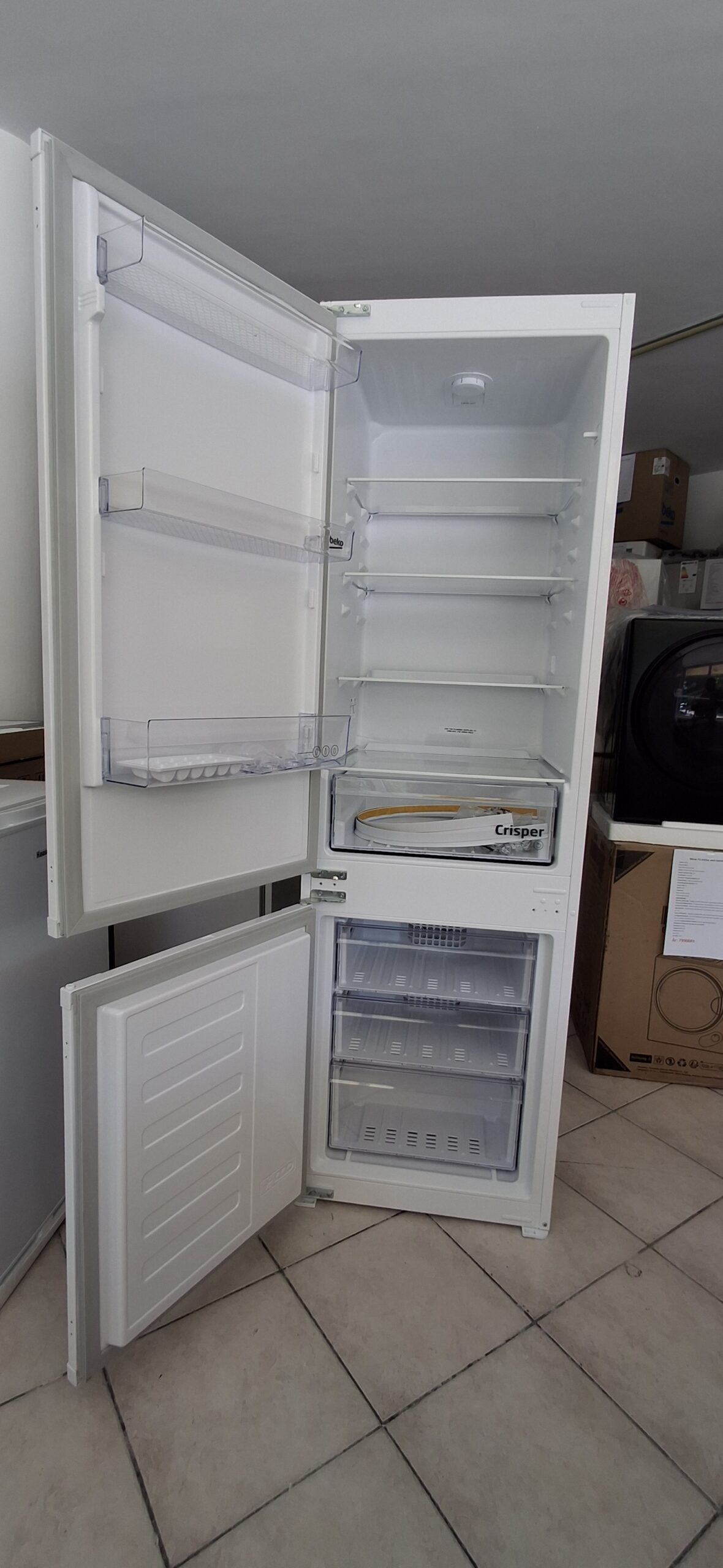 Beko BCFD473 Beépíthető Alulfagyasztós Hűtő